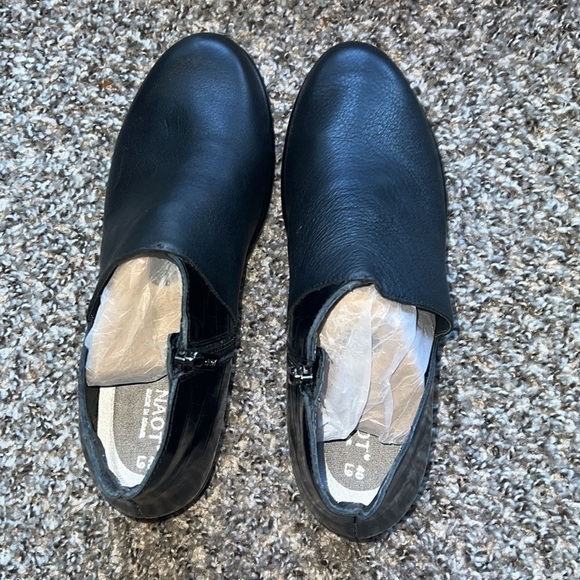 Naot Bayamo handmade  Leather Size 9 Brand New - Picture 2 of 13